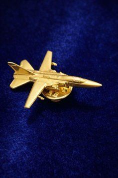 Значок літака СУ-24 золотистий 2957809200 фото